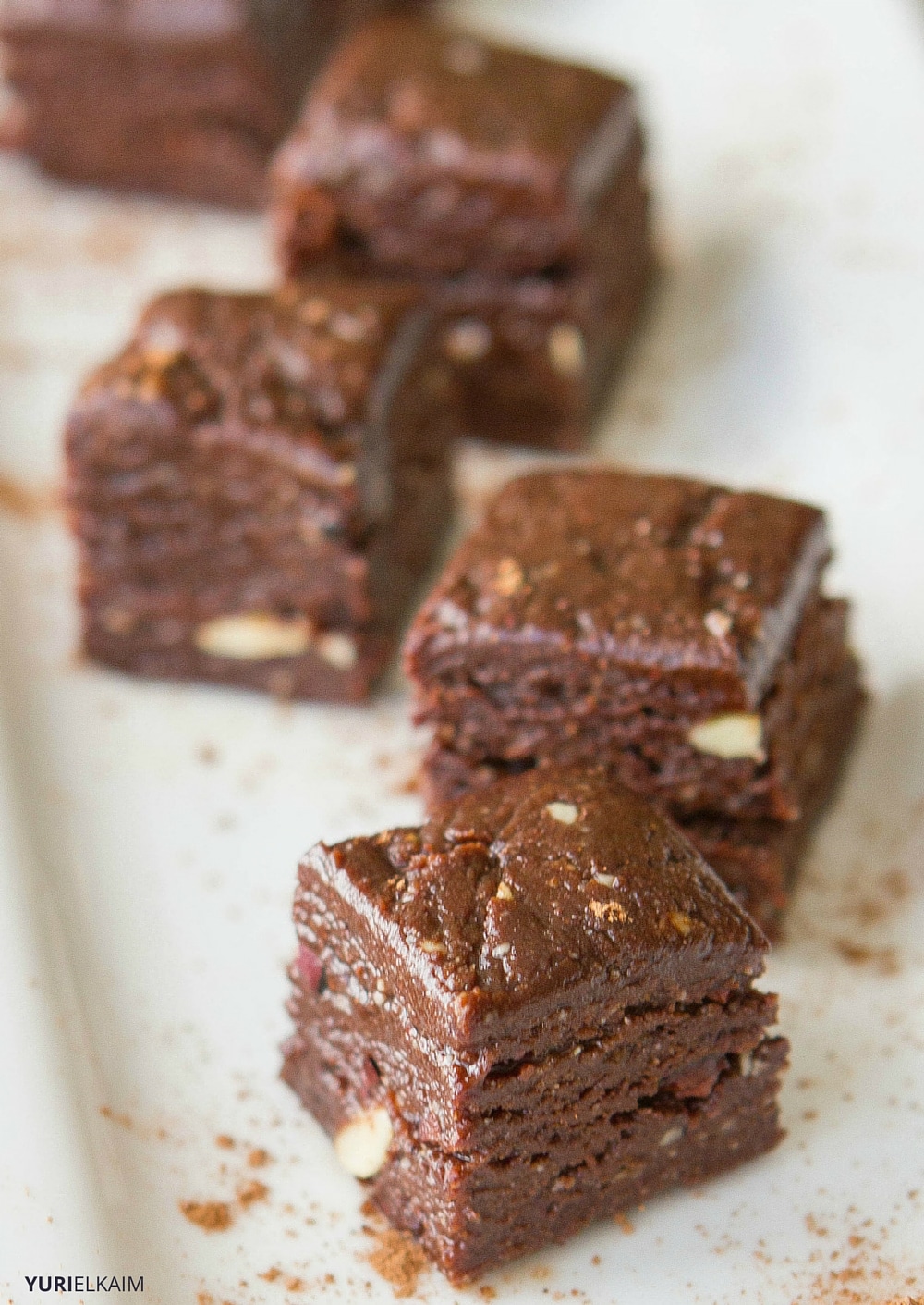 Easy Chocolate Fudge Recipe (Raw, Vegan, Paleo)