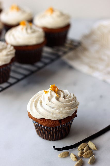 Grain-free Cardamom Vanilla Bean Cupcakes - Tasty Yummies