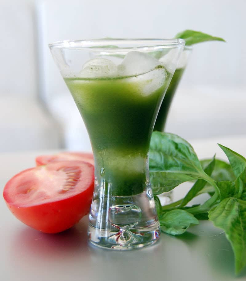 green-juice-cucumber-tomato-basil-kale