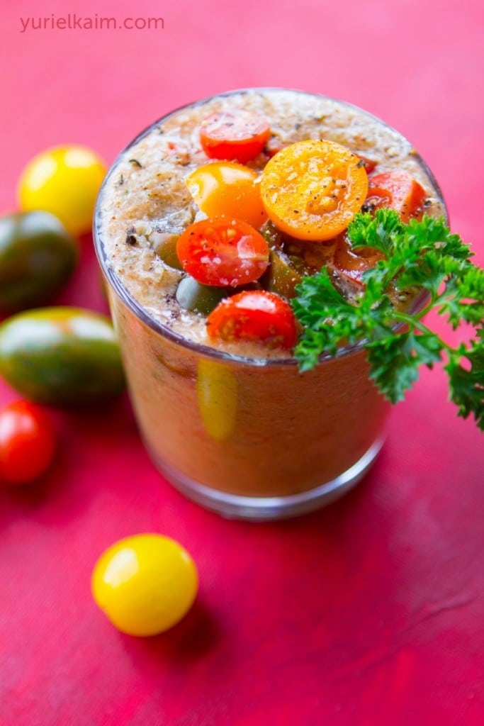 Make Your Own Healthy, Fresh, and Organic V8 Smoothie!