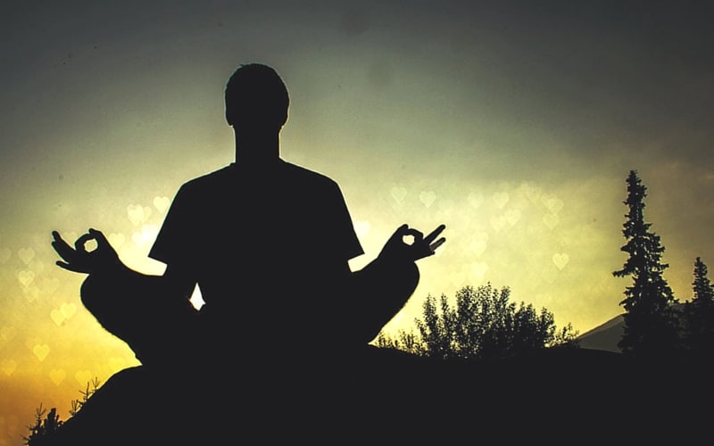 10 Habits of Successful People - Meditate