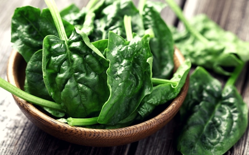 6 Organic Foods You Should Never Buy in Conventional Form - Spinach