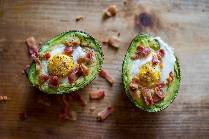 Baked Eggs in Avocado