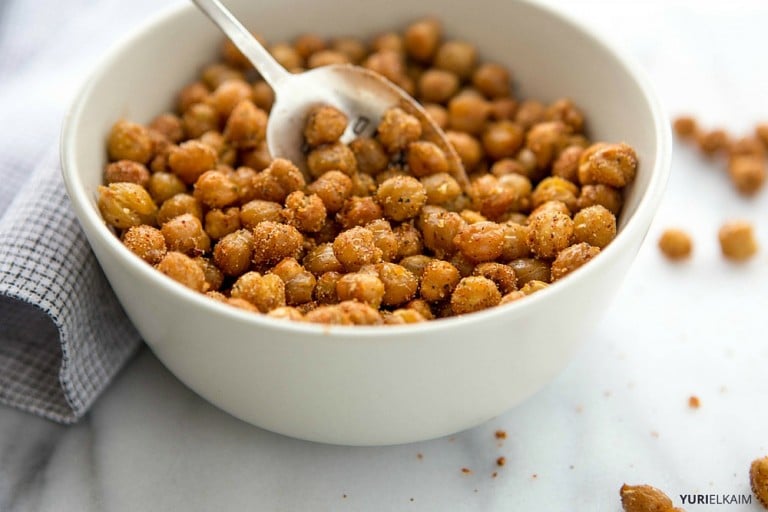 Garlic Oven-Roasted Chickpeas Recipe