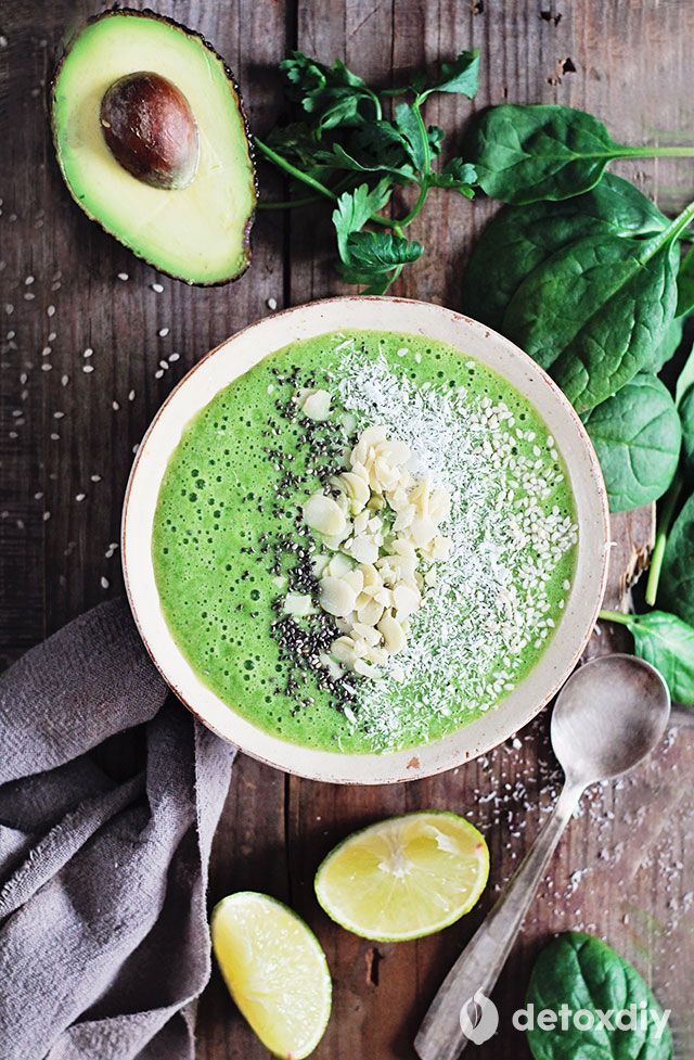 Green Smoothie Bowl - detoxdiy