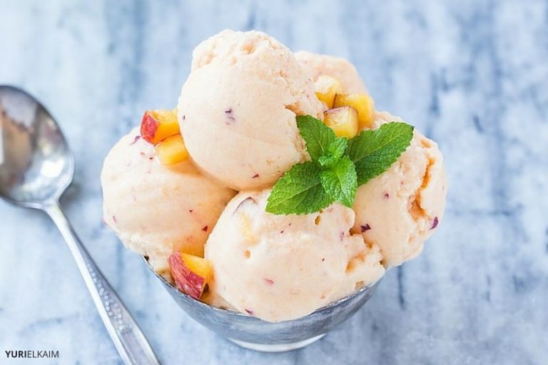 Homemade Peach Ice Cream