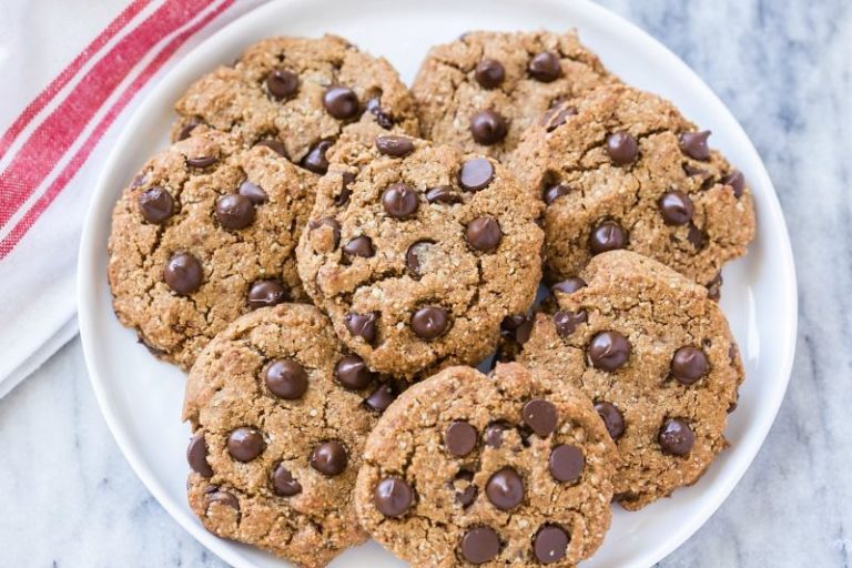 Paleo Chocolate Chip Cookies