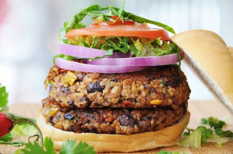 Vegan Spicy Black Bean Quinoa Burger via Veganosity