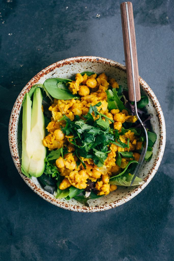 Bowl de desayuno con revuelto de garbanzos