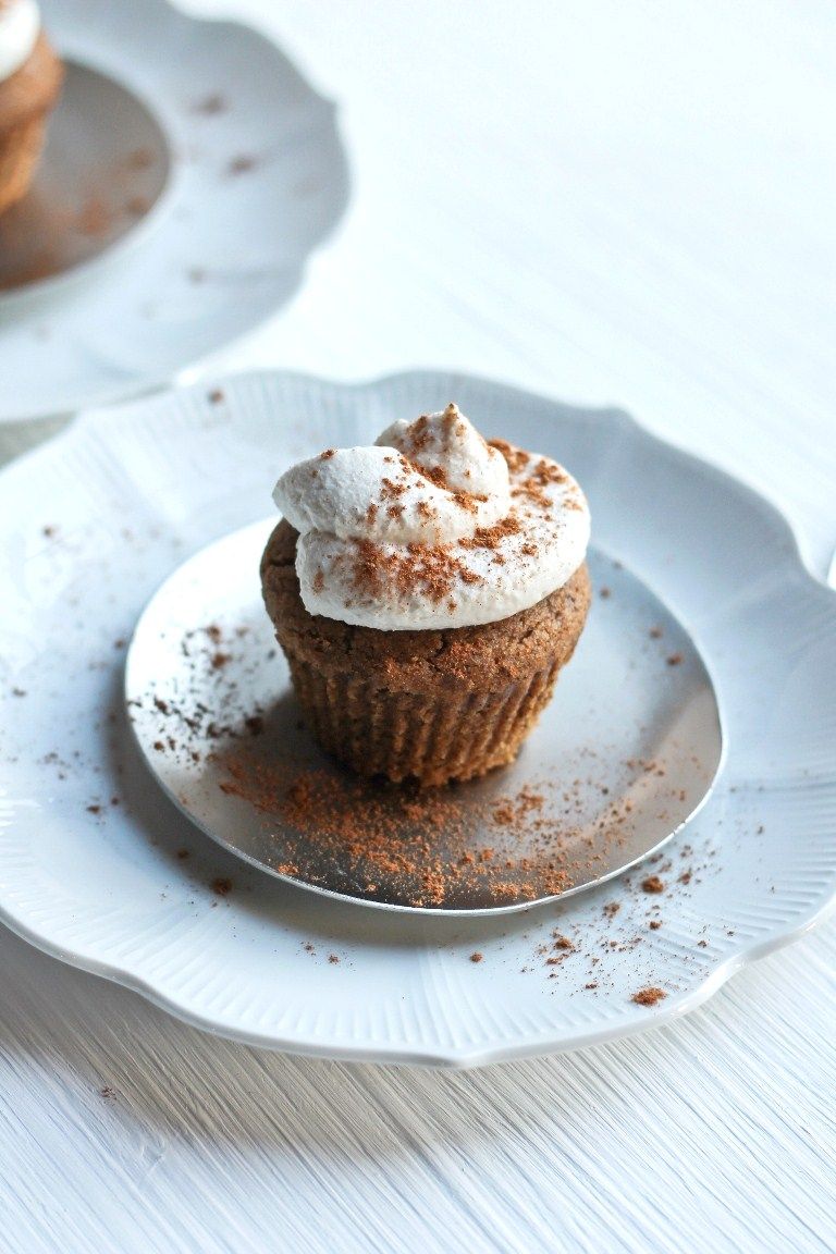 gluten-free-pumpkin-spice-latte-cupcakes-via-the-vegan-8