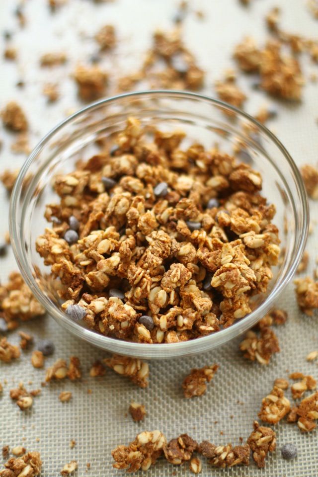 granola protéiné au beurre d'amande à la vanille-via-running-with-spoons