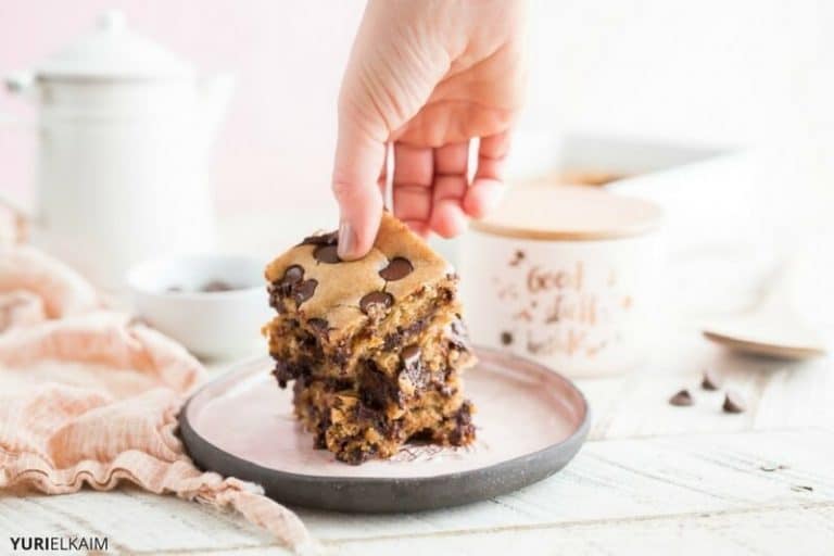 Chocolate Chip Chickpea Blondies