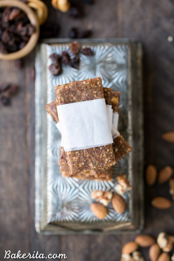 Homemade Apple Pie Larabars via Bakerita