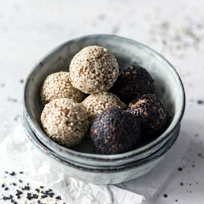 Chocolate-Tahini-No-Bake-Energy-Balls