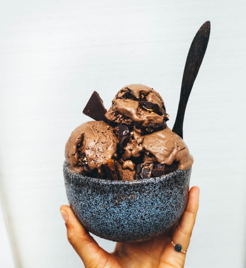 Salted Caramel Chocolate Vegan Ice Cream via Earthyandy