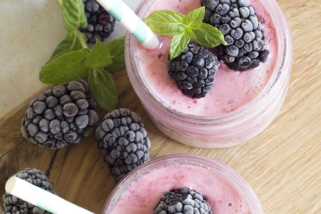 Image of smoothies with berries. Source: Pexels